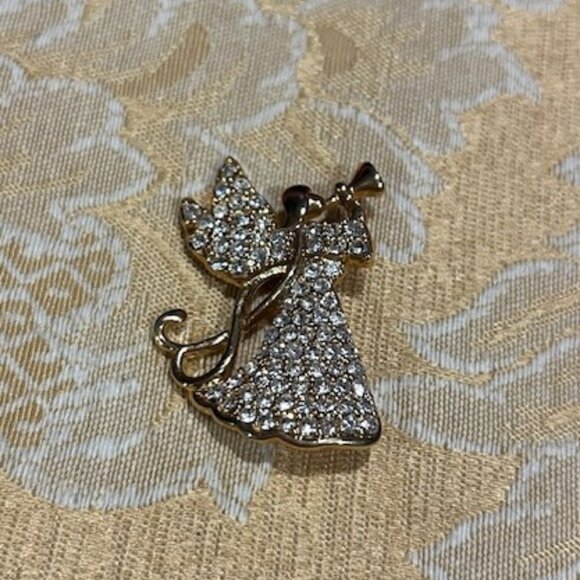HOLIDAY🎄🎄MONET Gold Rhinestone Angel Trumpet BROOCH - Picture 4 of 8